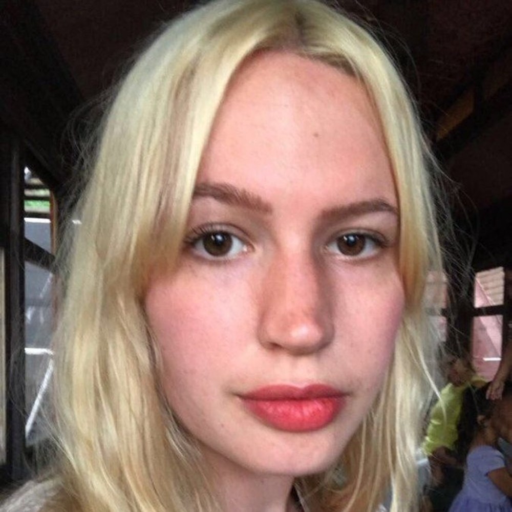 Meet your Posher, Lily